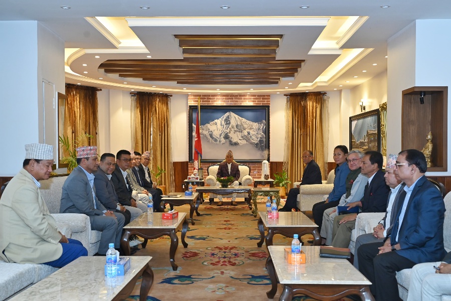 प्रमुख प्रतिपक्षसहितका दलहरूले  भेटे राष्ट्रपति