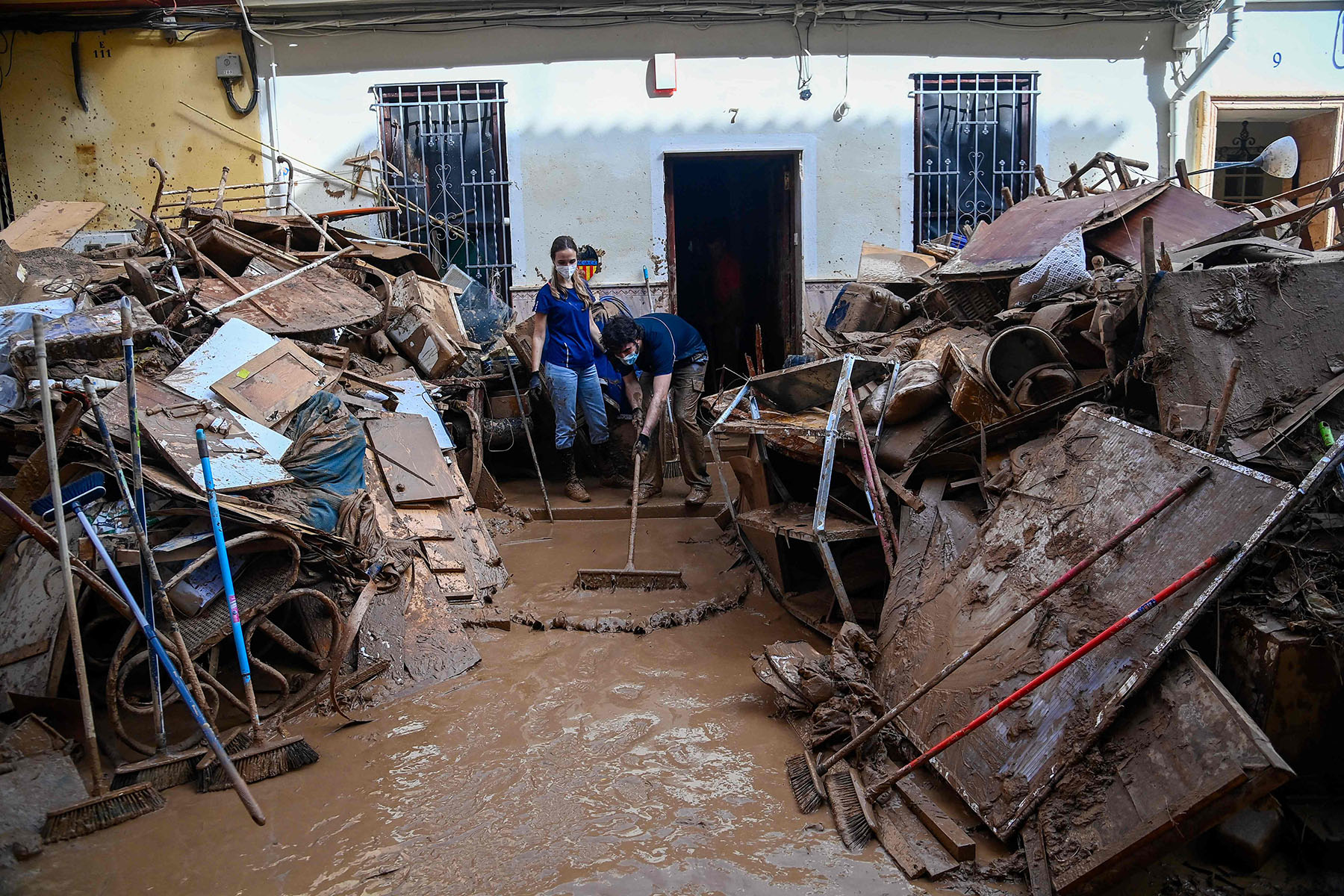 स्पेनमा बाढीबाट मृत्यु हुनेको संख्या २११ पुग्यो, प्रभावित क्षेत्रमा थप १० हजार सैनिक पठाइँदै