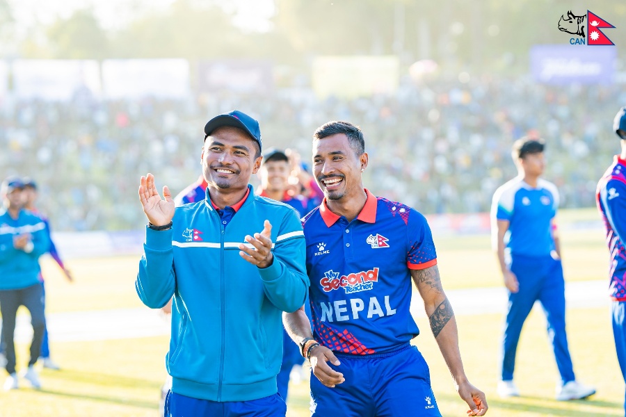 ओमानविरुद्ध पहिला फिल्डिङ गर्दै नेपाल