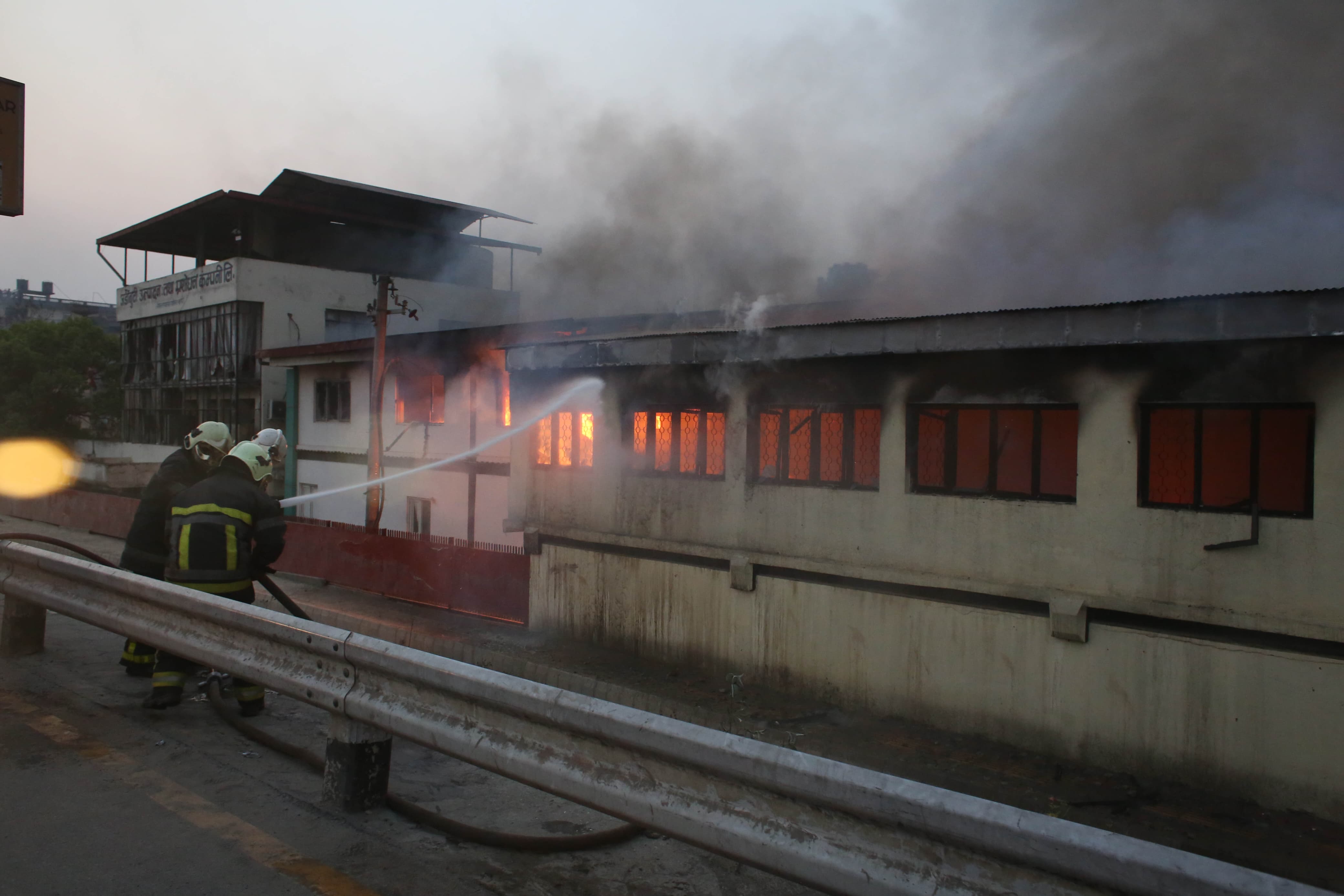 जडीबुटी प्रशोधन केन्द्रको आगजनी ४ घण्टामा निभाइयो