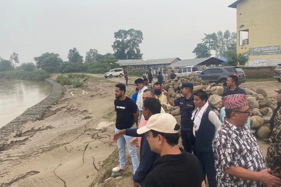 कर्णालीको कटानले टीकापुरका बस्तीमा उच्च जोखिम