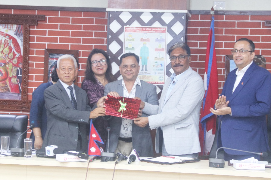 श्रम आप्रवासन नीतिको मस्यौदा हस्तान्तरण