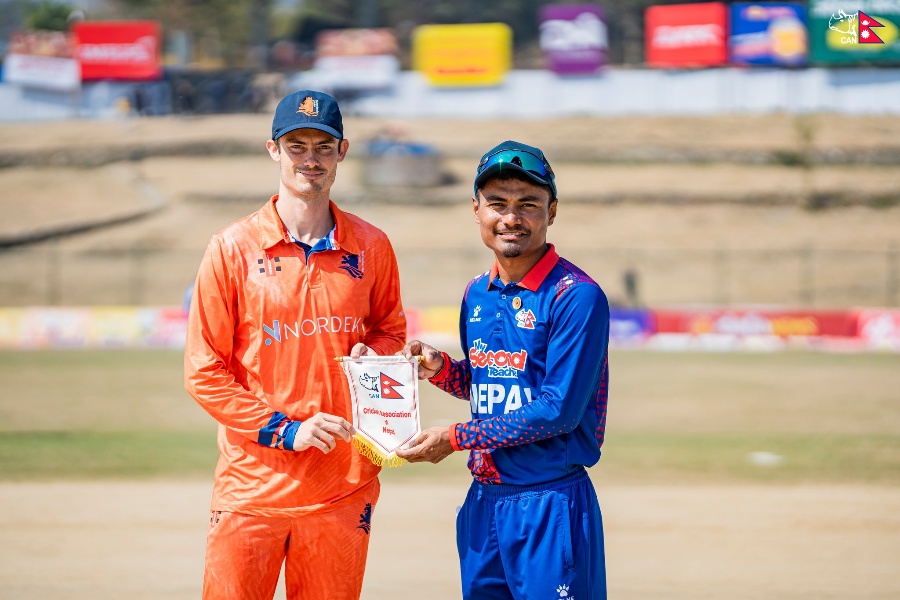 नेदरल्यान्ड्सविरुद्ध टस जित्दै नेपाल फिल्डिङमा 