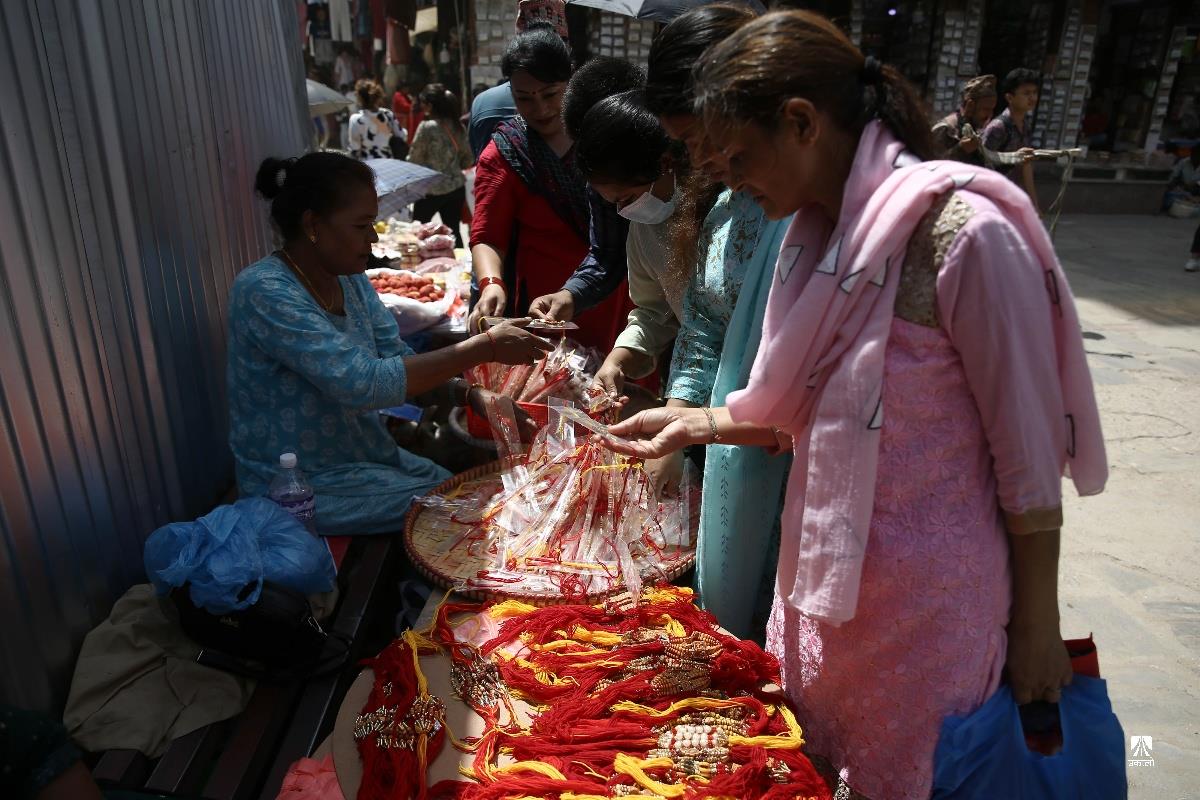 जनै–राखी किन्नेको भीड