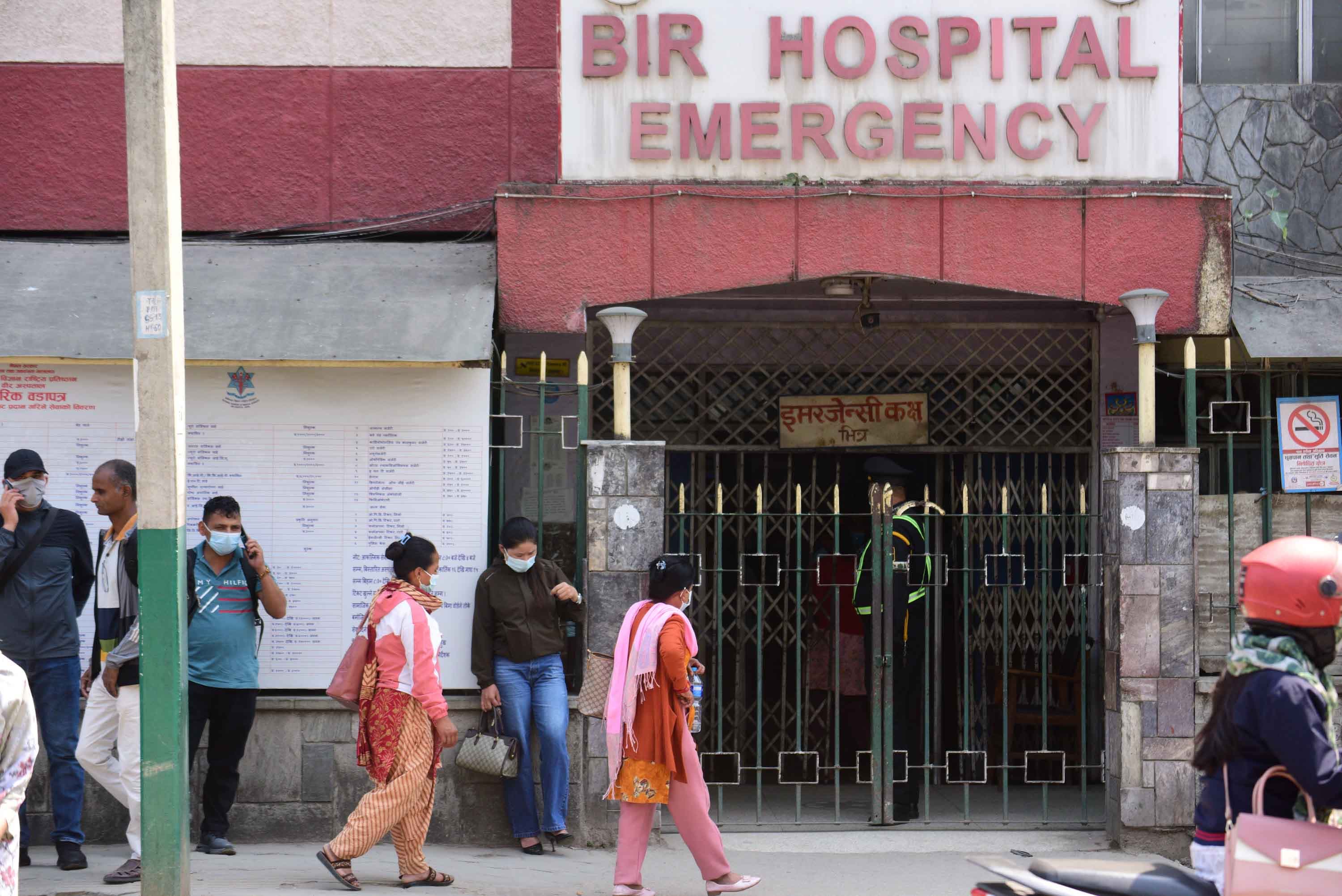 आवासीय चिकित्सकले ओपिडी सेवा ठप्प पार्दा मर्कामा बिरामी