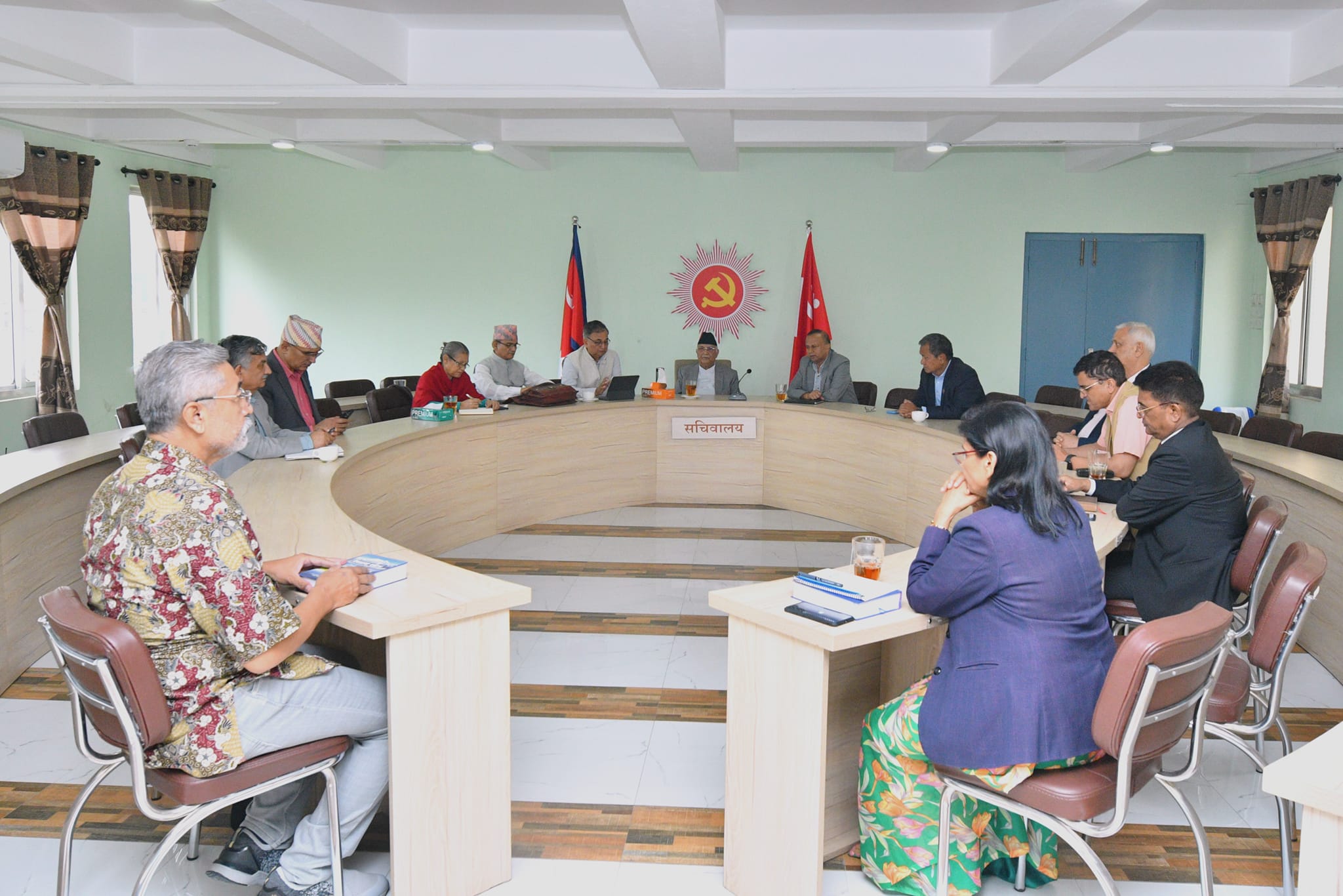 मार्गप्रशस्त गर्न प्रधानमन्त्रीलाई एमालेको आग्रह