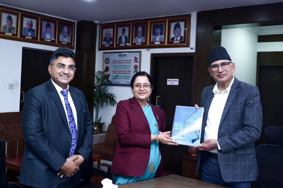 राष्ट्रबैंकले अर्थमन्त्रालयलाई बुझायो पूर्वबजेटकालीन समीक्षा प्रतिवेदन