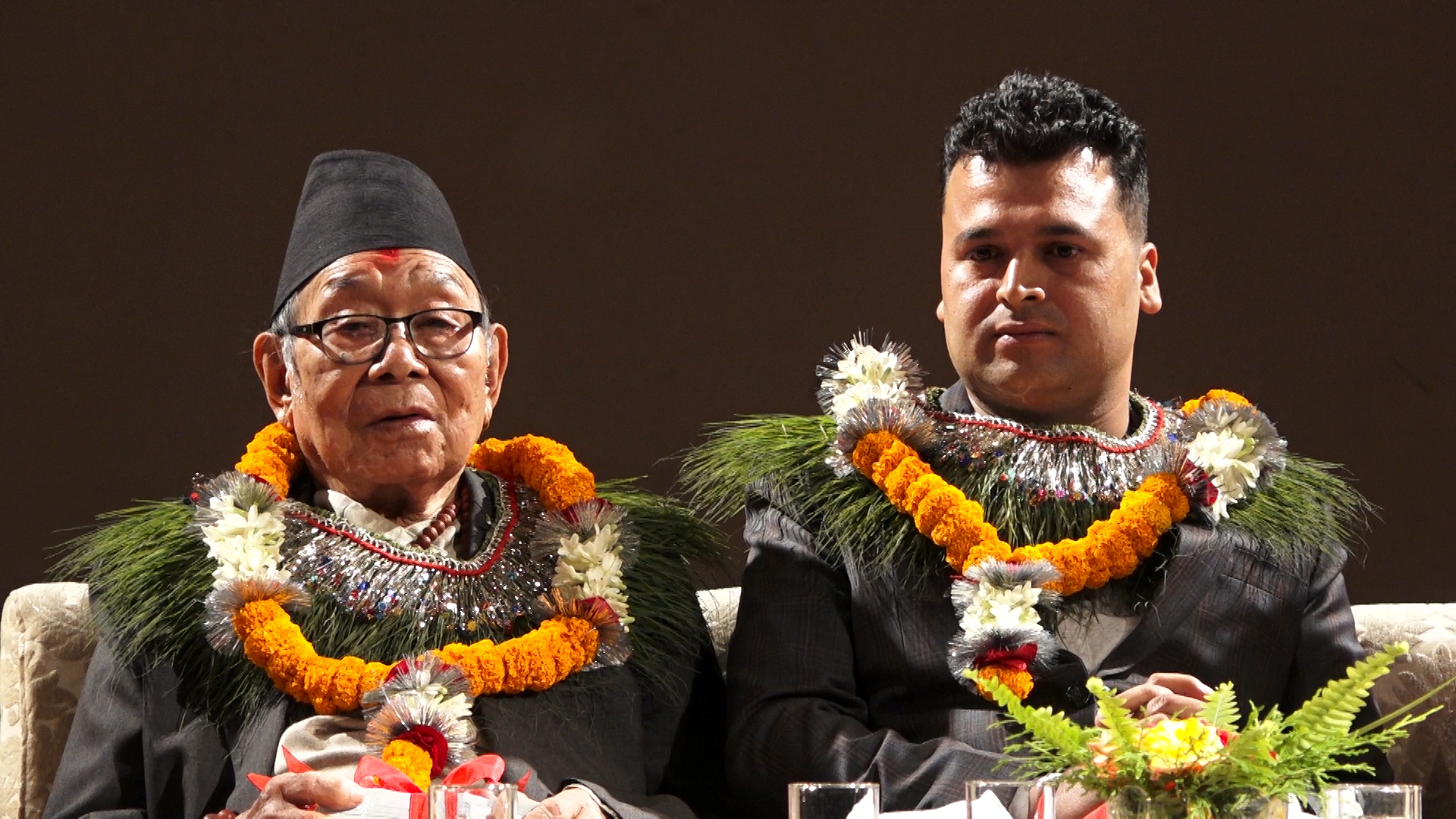 मदन पुरस्कार र जगदम्बा श्री पुरस्कार अर्पण 