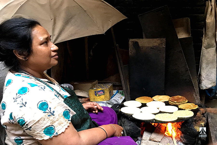 तीन महिलाको पौरखः इन्द्रचोकको चोखाछेँ गल्लीमा पाक्छ नेवारी परिकार