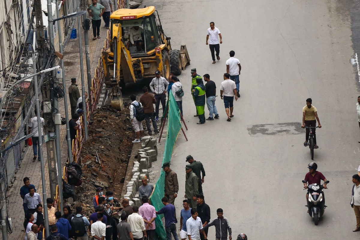 अध्ययन समिति बनाउने सहमतिपछि टुंगियो नयाँ सडकमा पैदलमार्ग विस्तार विवाद 