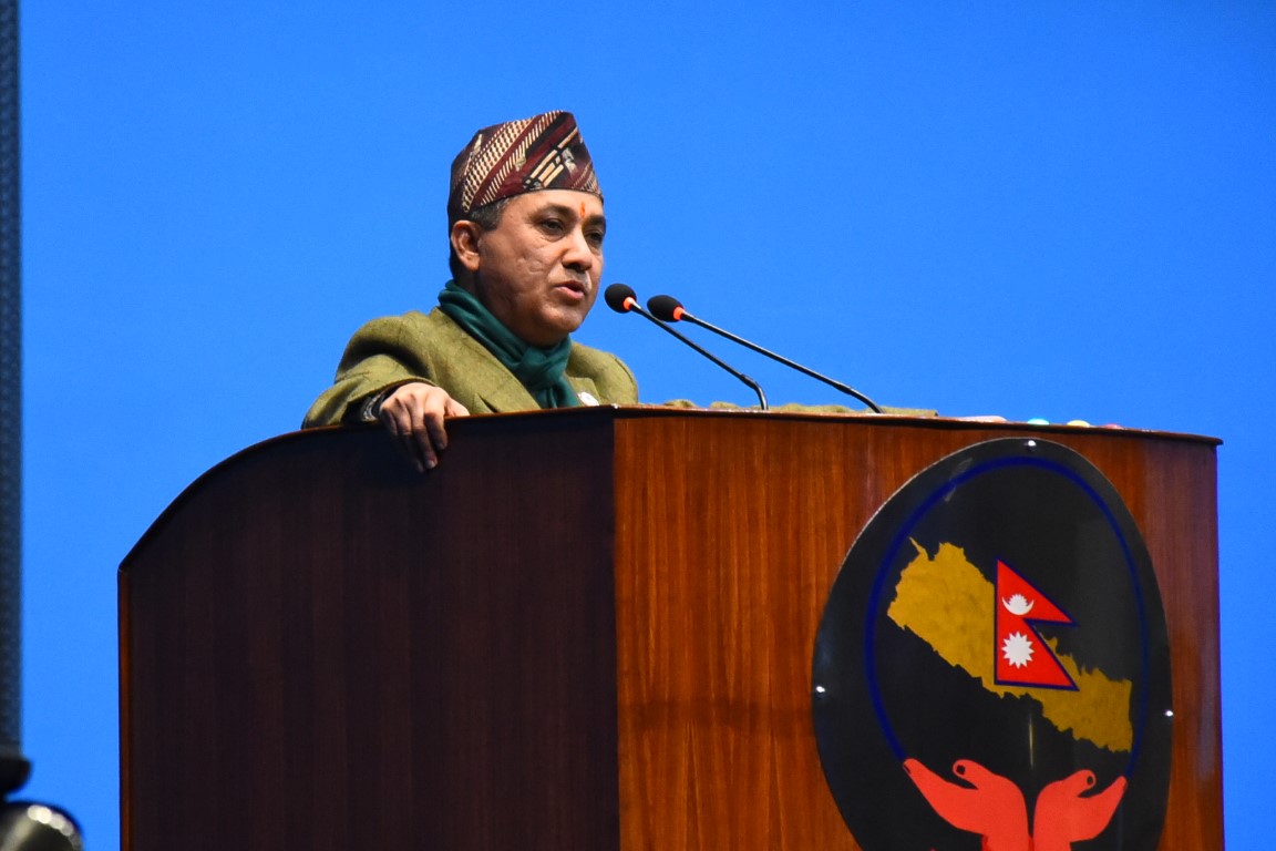 ओलीले प्रधानमन्त्रीलाई पिँजडामा राख्न खोजे : विश्वप्रकाश शर्मा 