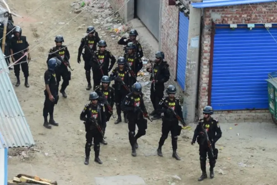 बांग्लादेश: ‘अपरेसन डेभिल हन्ट’ नामक कारबाहीमा १ हजार ३०० जना पक्राउ