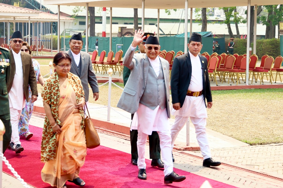 प्रधानमन्त्री ओली स्वदेश फिर्ता