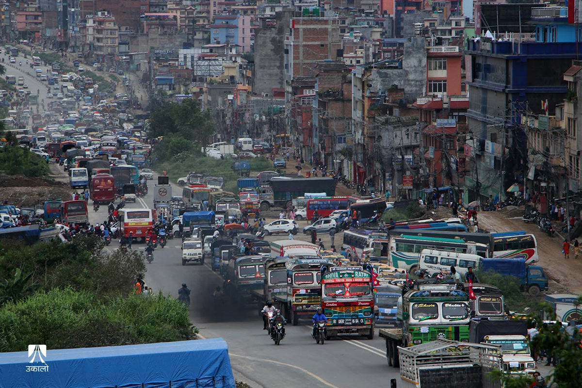 दुई दशक पुराना गाडी पत्रु गराउन व्यवसायीको अटेरी, विज्ञ भन्छन्– दुर्घटनाको जोखिम बढ्यो