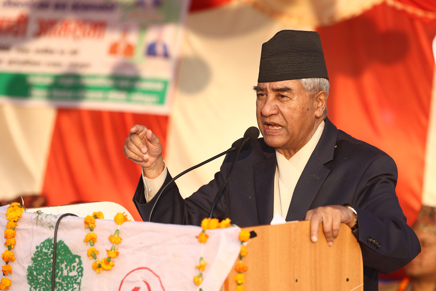 चार दिनदेखि धनगढी बसेर के गर्दैछन् देउवा?