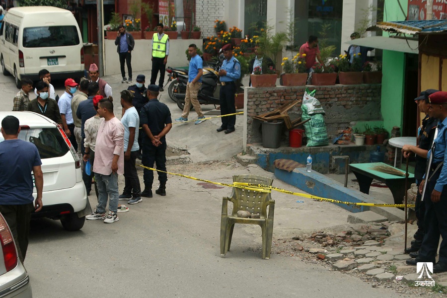 लागूऔषध काराेबारीमाथि प्रहरीले चलायो गाेली, १ जना घाइते