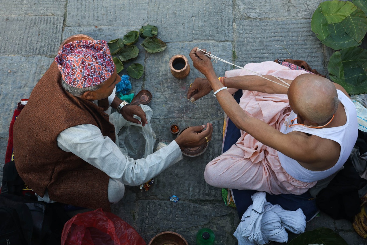सोह्रश्राद्धको अन्तिम दिन, पितृपक्षको विधिवत् समापन हुँदै