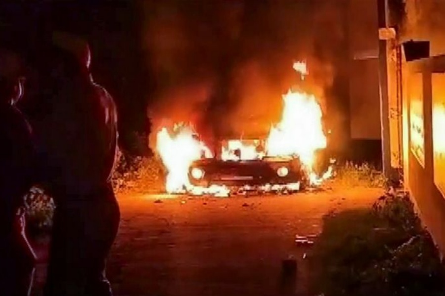 पश्चिम बंगालको चुनावमा हिंसा: १३ जनाको मृत्यु, चुनाव रद्द गर्न भाजपाको माग