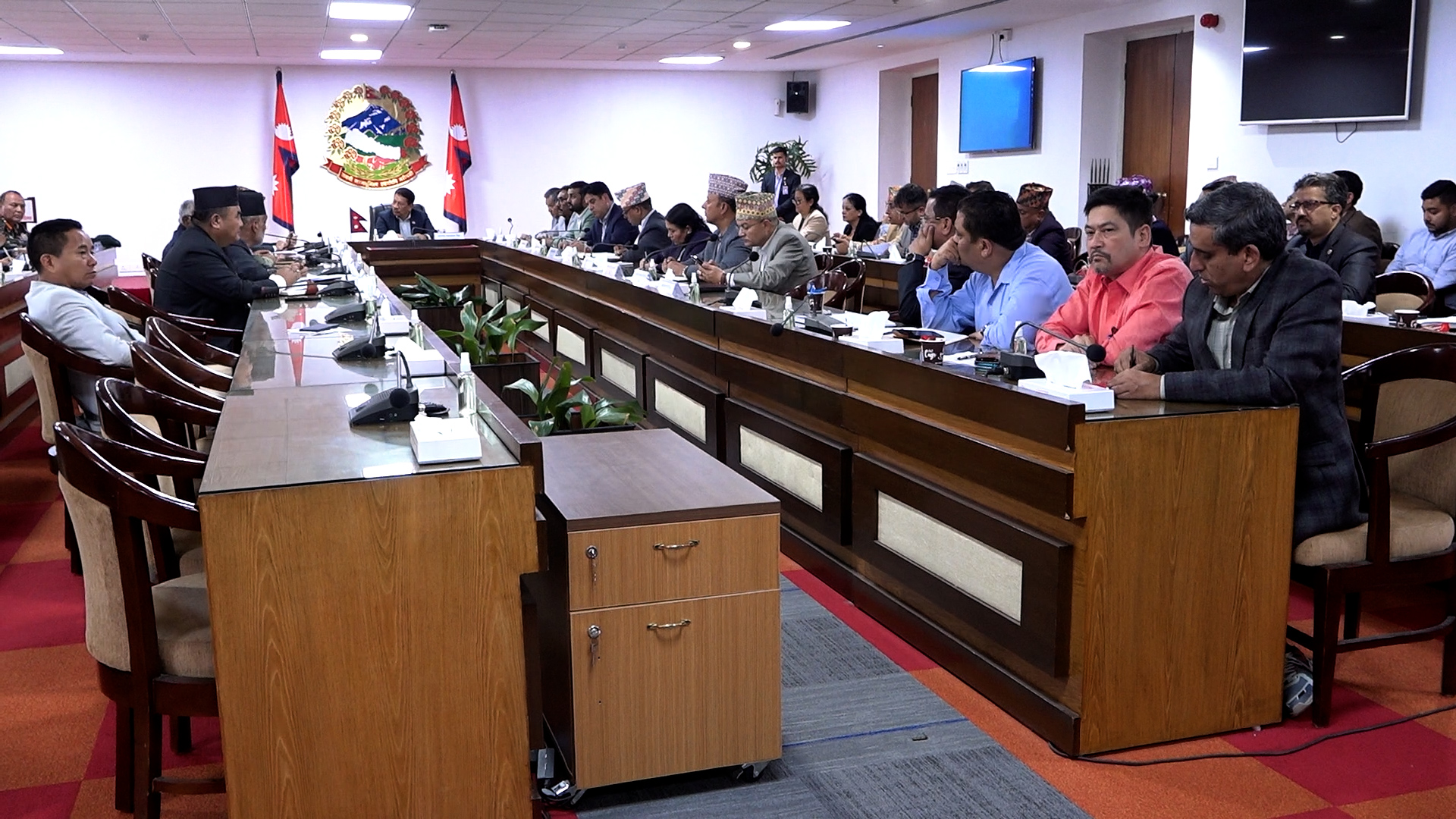 अवरुद्ध सडक अविलम्ब खुलाउने, घाइतेको निःशुल्क उपचार गर्ने सरकारको निर्णय