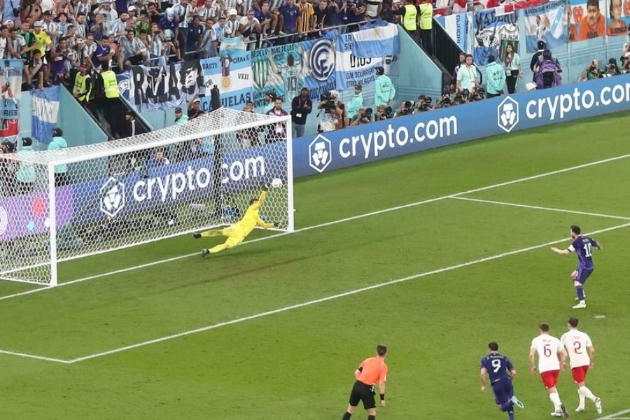 अर्जेन्टिना र पोल्यान्ड अन्तिम १६ मा