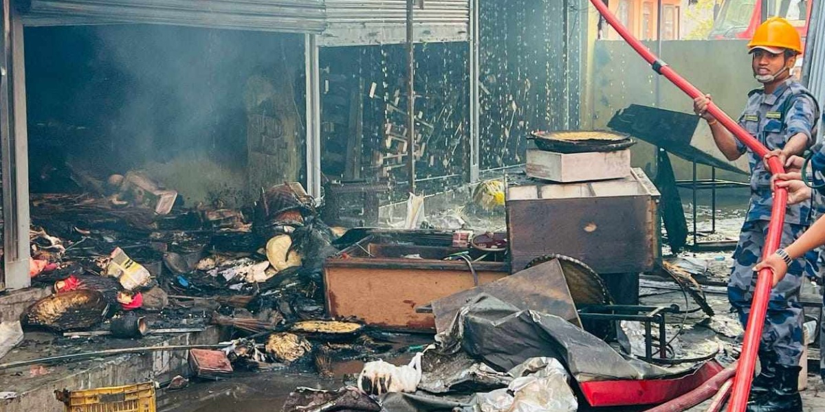 सतुंगलको कपडा पसलमा आगलागी