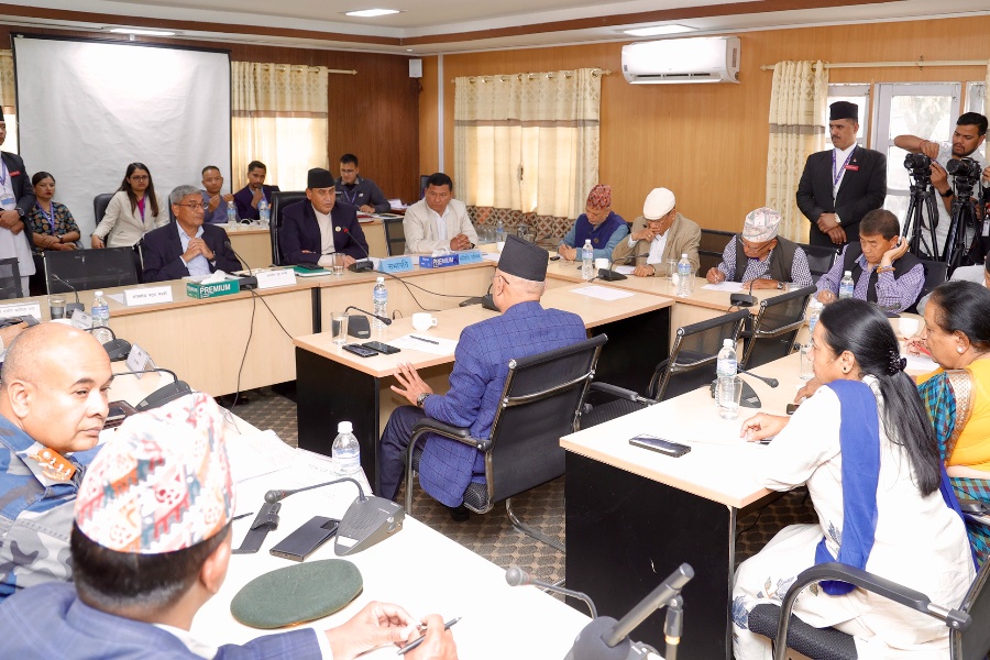 राज्य व्यवस्थामा गृहमन्त्रीलाई सांसदको प्रश्न– तीनकुने जस्तो संवेदनशील क्षेत्रमा किन प्रदर्शन गर्न दिइयो?