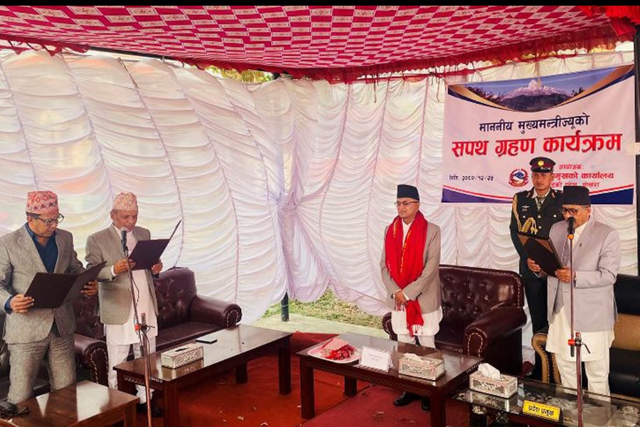 गण्डकीका मुख्यमन्त्री अधिकारी र २ मन्त्रीले लिए शपथ