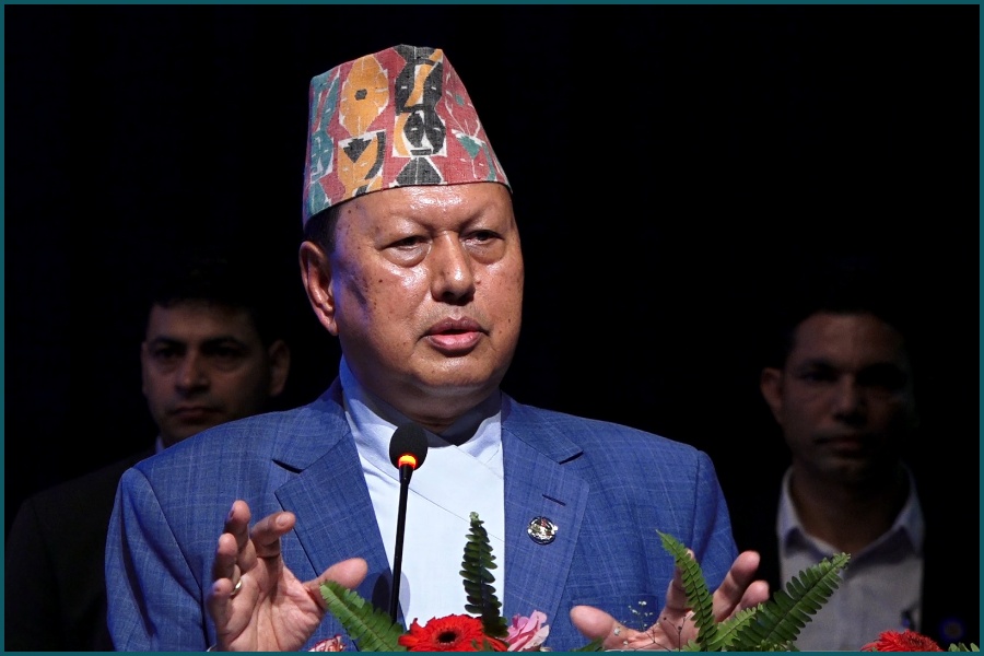 स्वास्थ्यमन्त्री भन्छन्– तलब खुवाउन नसकेर वीरका कर्मचारी हटाएका हौँ