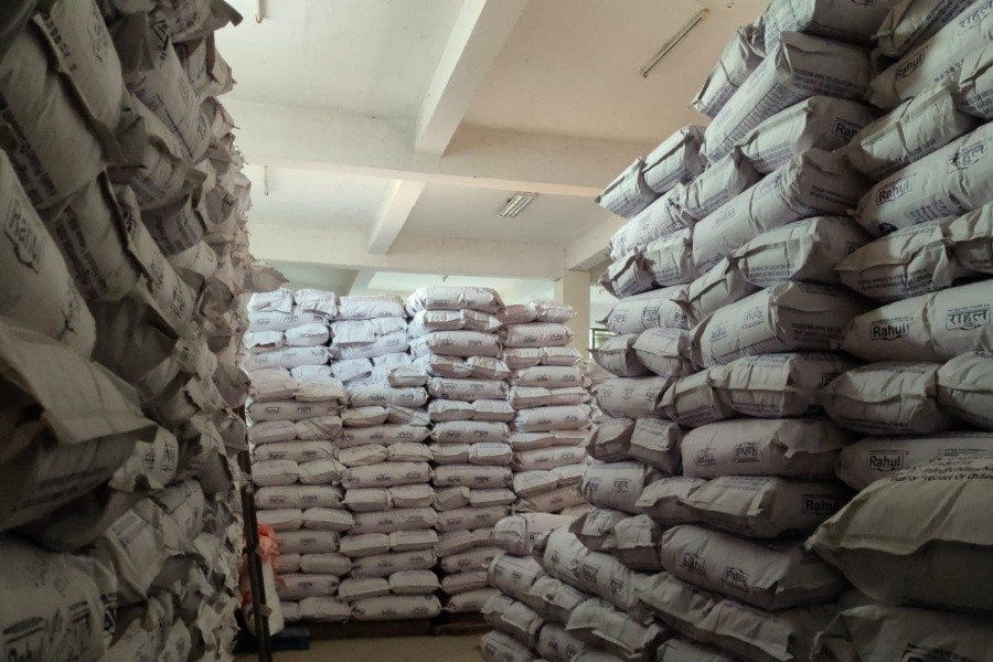 गोदाममै थन्कियो १ अर्बभन्दा बढीको पाउडर दूध