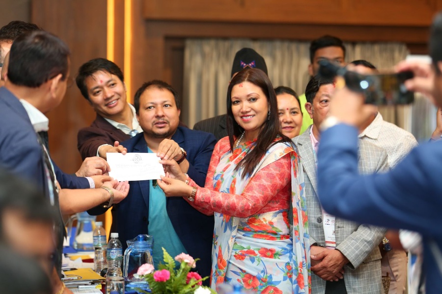 एनआरएनएको अध्यक्षमा रविना थापाको उम्मेदवारी दर्ता