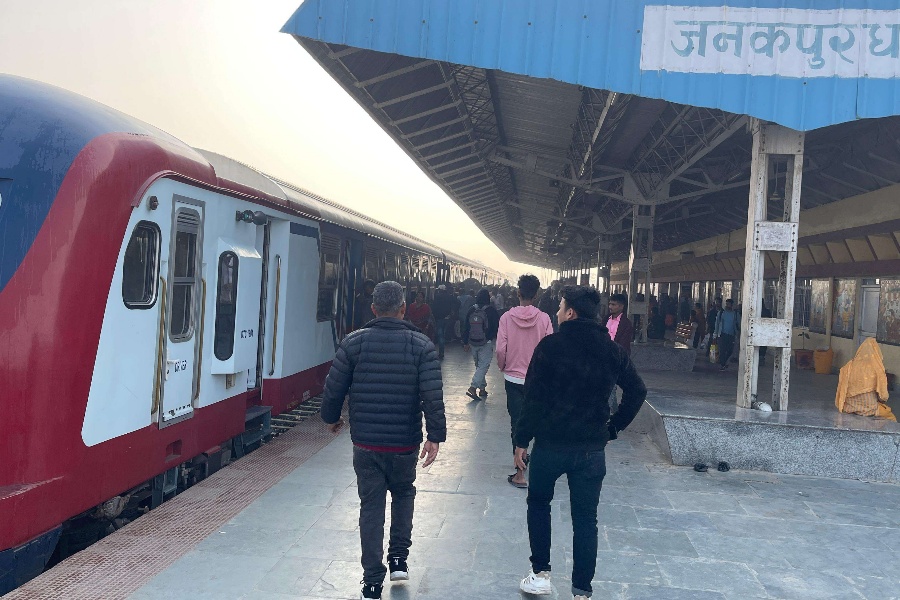 महोत्तरी–जनकपुर रेलभित्र लडेर १ जनाको मृत्यु