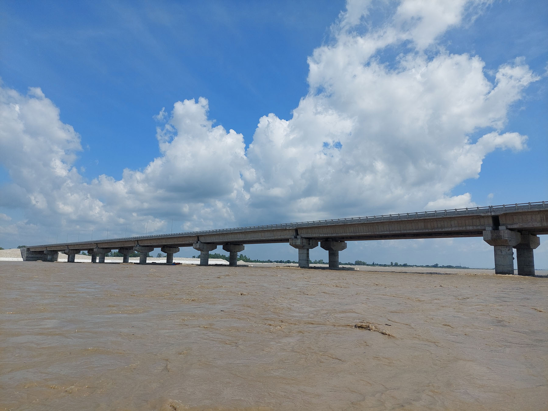 दाउरा संकलनका क्रममा महाकालीमा बगेर १ जनाको मृत्यु, १ बेपत्ता