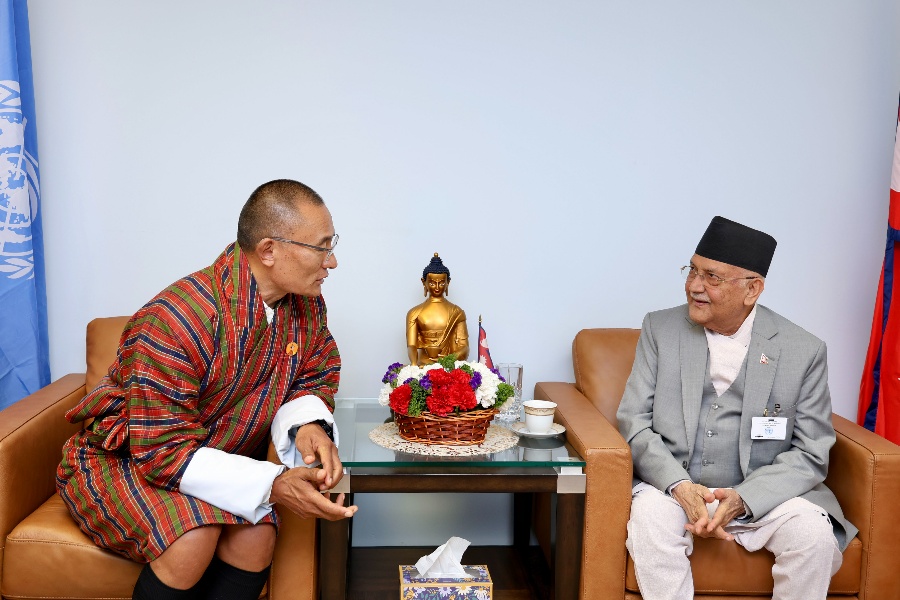 नेपाल–भूटानबीच जनस्तर र व्यापारिकस्तर सम्बन्ध विकासबारे दुई प्रधानमन्त्रीबीच छलफल