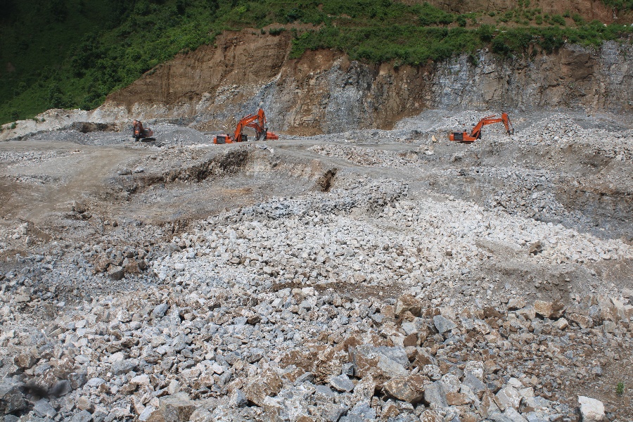 चुनढुंगा उत्खननका कारण टाँटरीगाउँ पहिराको उच्च जोखिम