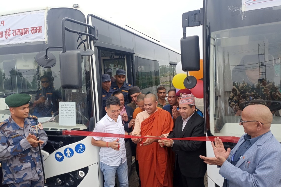 तीन वर्षदेखि थन्किएका बिजुली बस गुड्न थाले