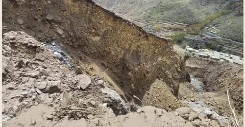 पहिरोका कारण जोखिममा रहेका तिलगाउँका बासिन्दाको उद्धार गर्न ध्यानाकर्षण
