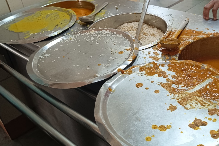 बासी खानेकुरा बिक्री गर्ने होटललाई २ लाख जरिबाना