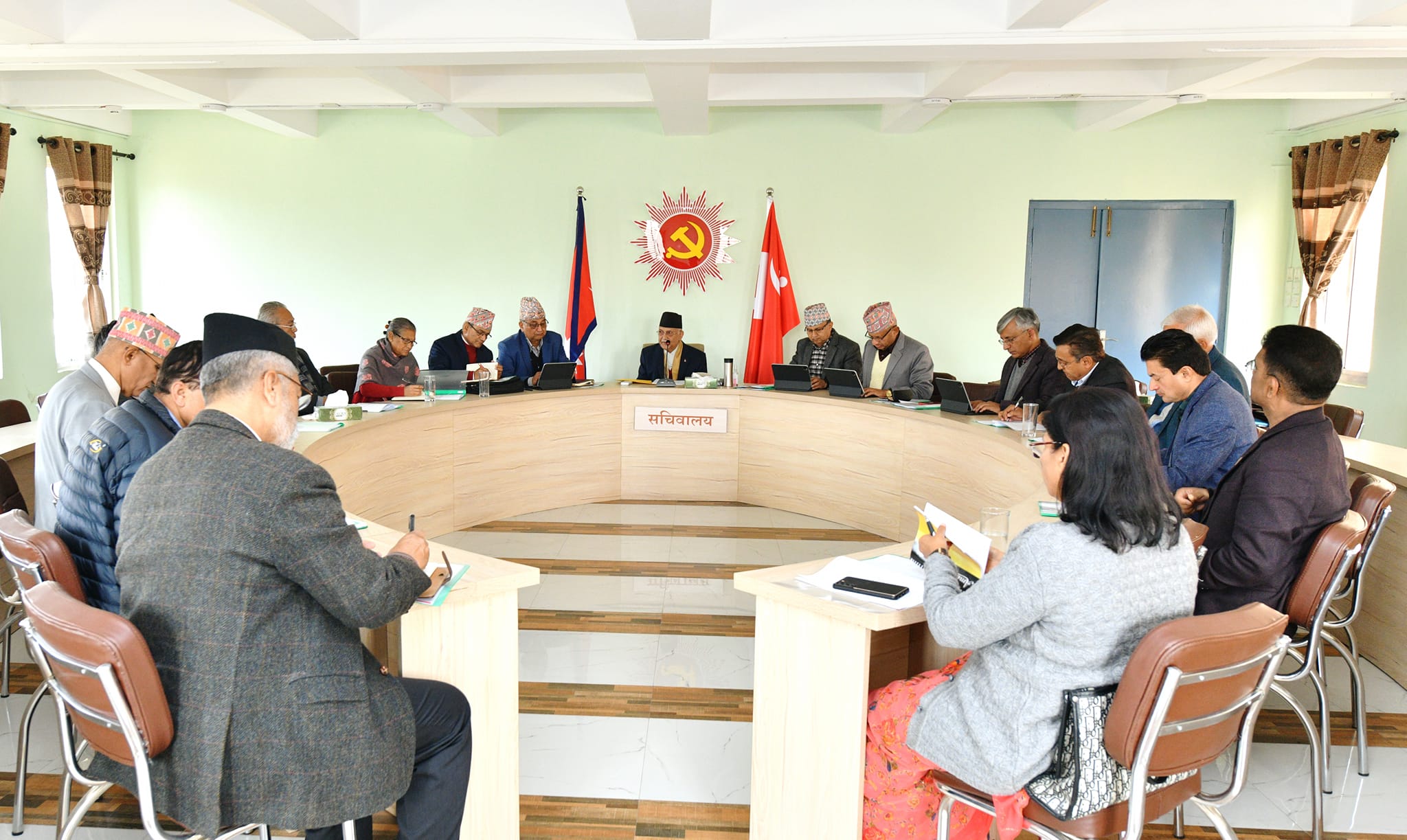 उपराष्ट्रपतिको उम्मेदवारबारे निर्णय गर्न एमालेले बोलायो सचिवालय बैठक