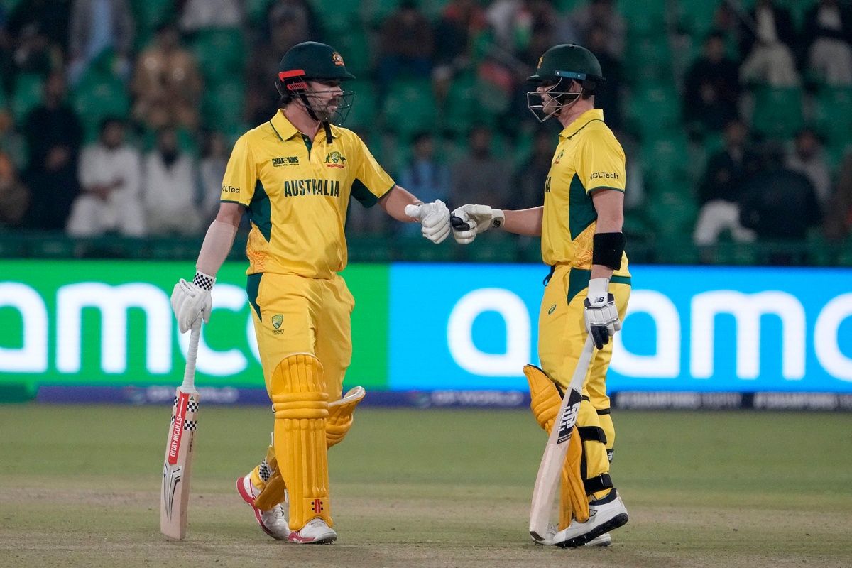 अस्ट्रेलिया च्याम्पियन्स ट्रफीको सेमिफाइनलमा 