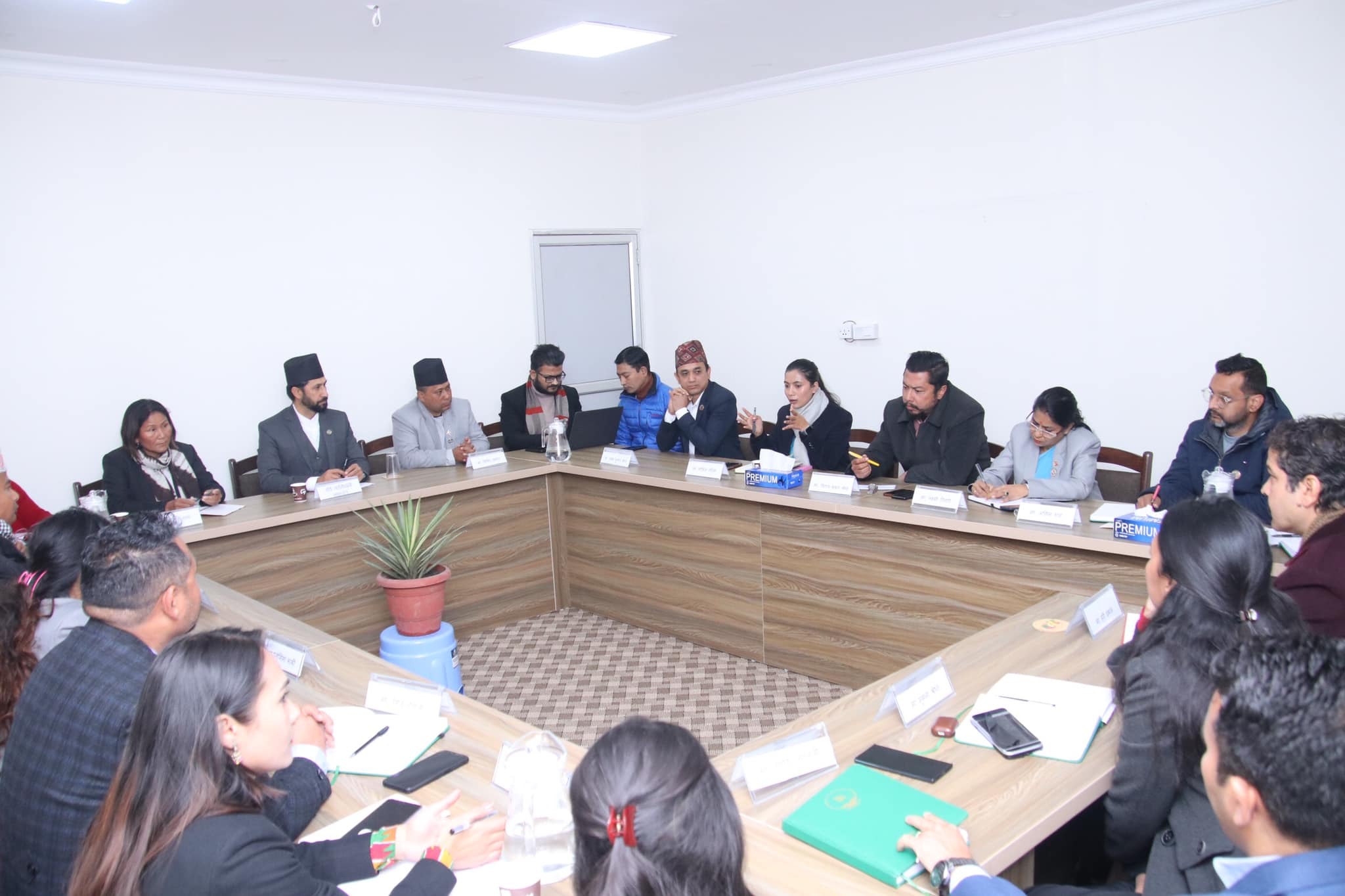 रास्वपाले १६ केन्द्रीय सदस्य थप्दा किन छुटे सांसद?