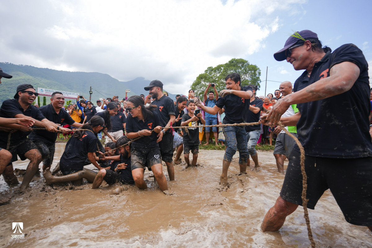 खोकनामा असार १५, हिलोमा रमाए राजेश हमालदेखि विदेशी पर्यटक (तस्वीरहरू)