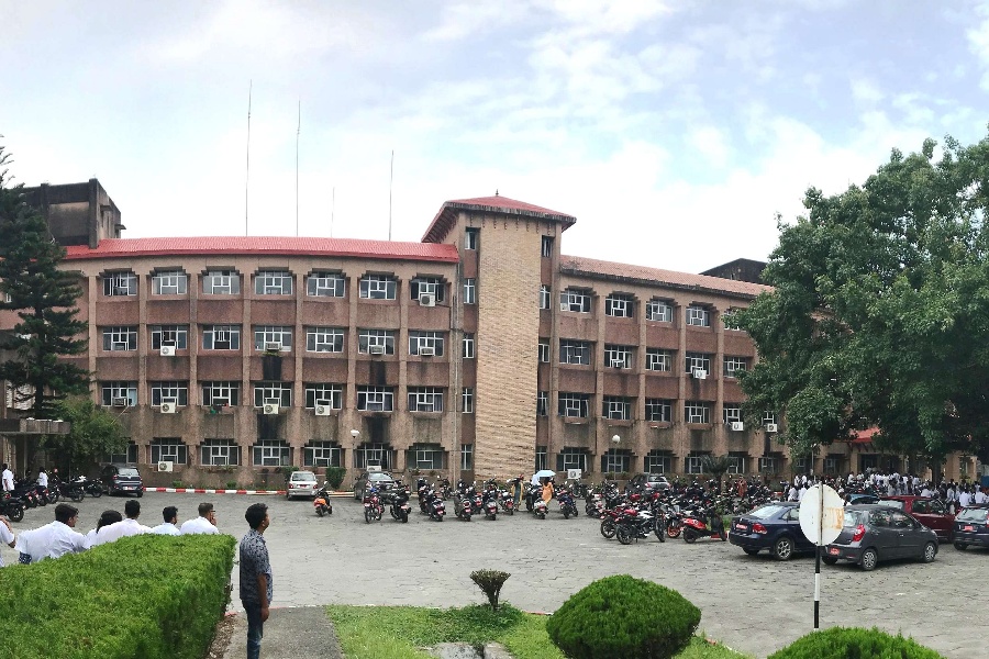 चिकित्सक र कर्मचारी आन्दोलित भएपछि बीपी प्रतिष्ठानको सेवा प्रभावित