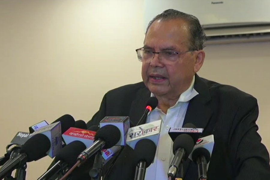 सरकार ठोस नीति लिएर अघि बढ्न सकेन : झलनाथ खनाल