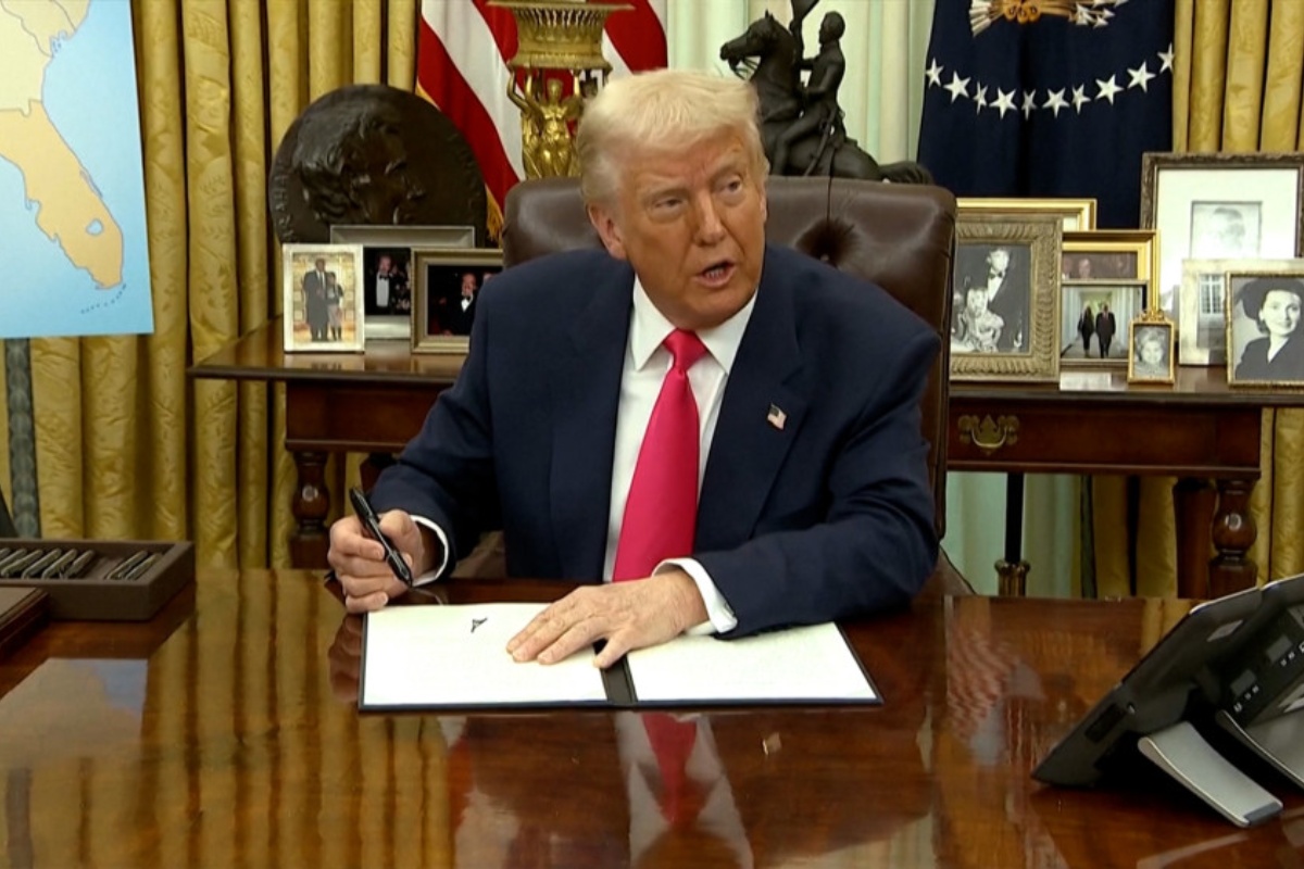 अमेरिका आयात हुने सवारीमा २५ प्रतिशत थप कर लगाउने ट्रम्पको घोषणा