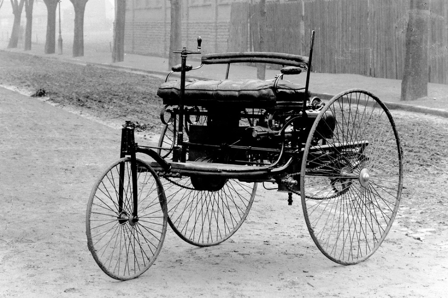 विश्वकै पहिलो कार चालक महिला