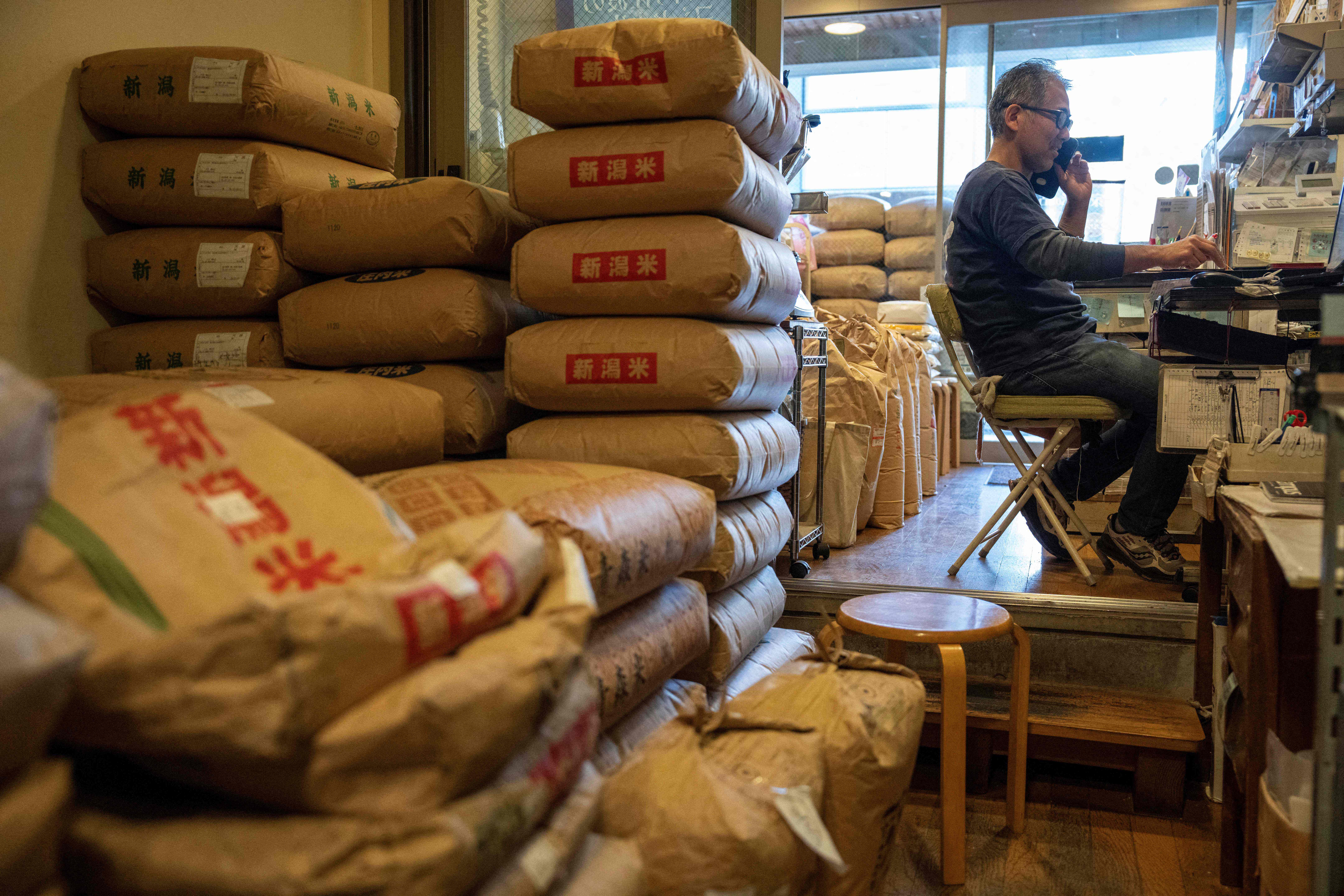 मूल्यवृद्धि चुलिएपछि आपत्कालीन चामल भण्डार खुल्ला गर्दै जापान 