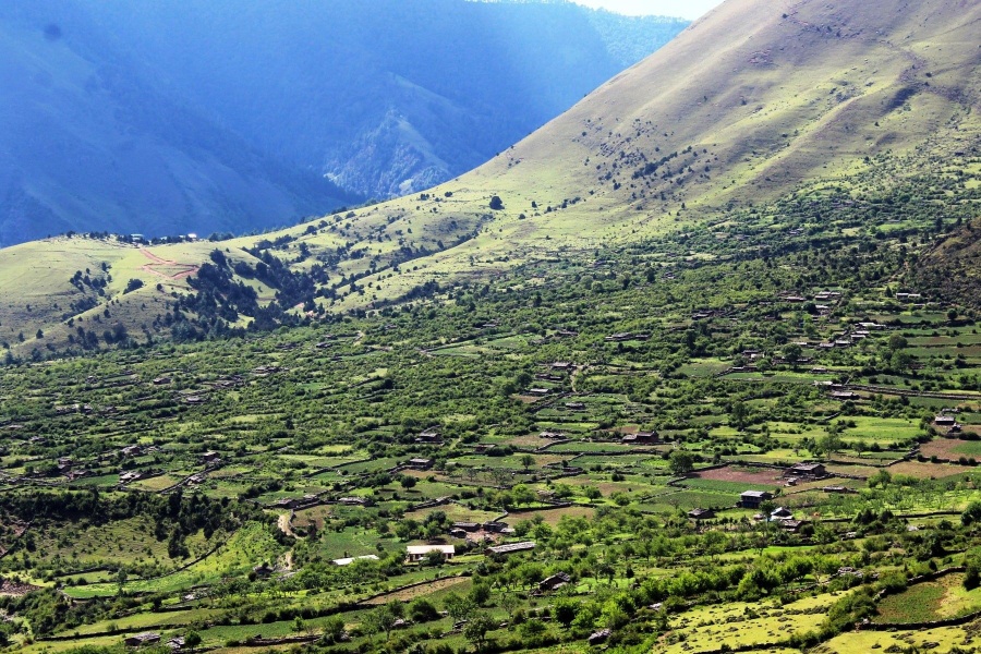 बागलुङको निसेलढोर : उम्मेदवार अझै भोट माग्न पुगेका छैनन्