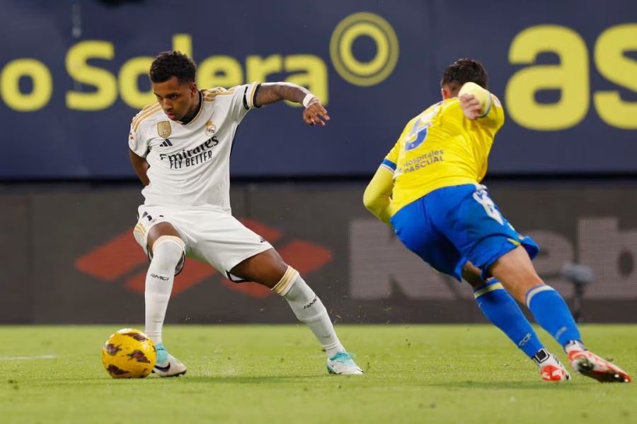 स्पेनिस ला लिगा: काडिजलाई ३–० गोल अन्तरले हराउँदै रियल मड्रिड शीर्ष स्थानमा