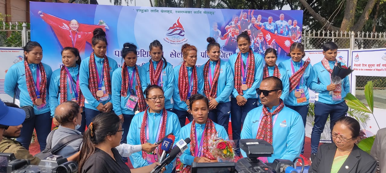 एशियाडमा पदक विजेता नेपाली खेलाडी स्वदेश फिर्ता