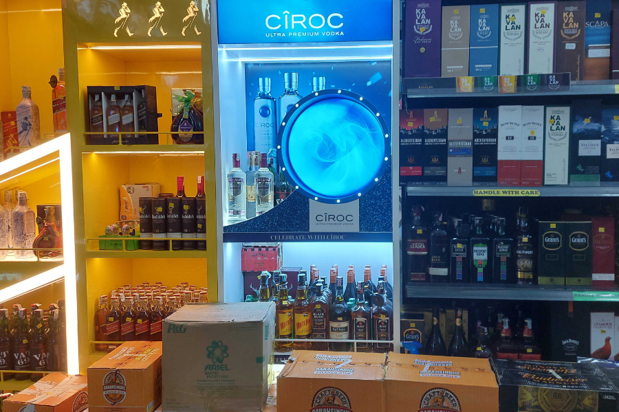 विदेशी मदिरा : आयातमा प्रतिबन्ध, बजारमा छ्यापछ्याप्ती